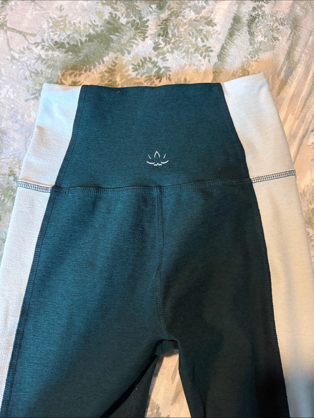 Beyond Yoga Dark Green and Cream Colorblock Leggings - Picture 3 of 4